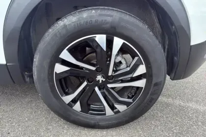 Photo 9 Peugeot 2008  PureTech 130 S&S EAT8