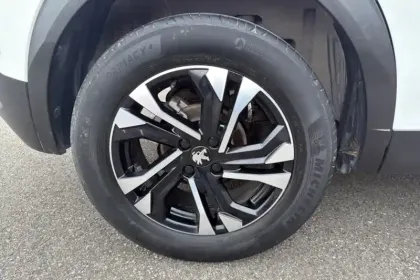 Photo 10 Peugeot 2008  PureTech 130 S&S EAT8