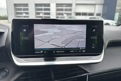 Photo 19 Peugeot 2008  PureTech 130 S&S EAT8