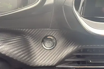 Photo 22 Peugeot 2008  PureTech 130 S&S EAT8