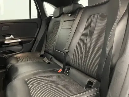 Photo 102 Mercedes EQA  250
