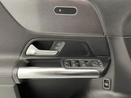 Photo 81 Mercedes EQA  250