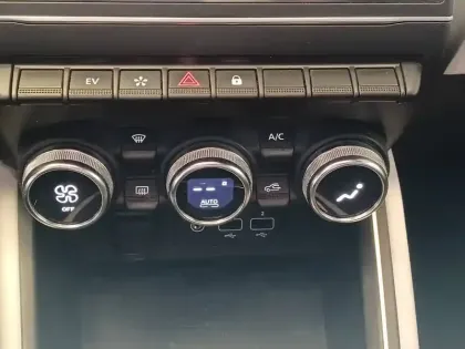 Photo 39 Renault Clio  E-Tech 140 - 21N