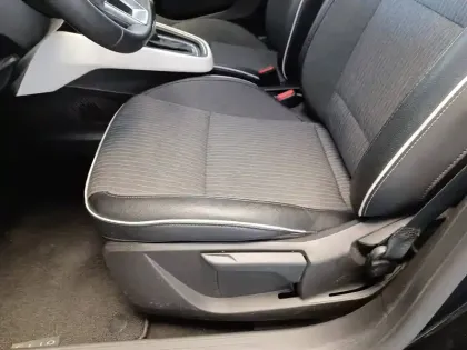 Photo 76 Renault Clio  E-Tech 140 - 21N