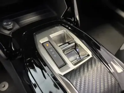 Photo 37 Peugeot 2008  Hybrid 145 e-DCS6