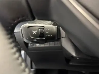 Photo 14 Peugeot 2008  Hybrid 145 e-DCS6