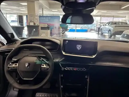 Photo 33 Peugeot 2008  Hybrid 145 e-DCS6