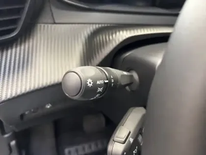 Photo 17 Peugeot 2008  Hybrid 145 e-DCS6