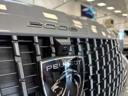 Photo 47 Peugeot 2008  Hybrid 145 e-DCS6