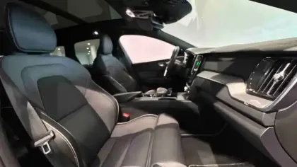 Photo 26 Volvo Xc60 Gén. II Ph2 R-Design 5