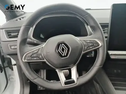 Photo 12 Renault Captur  E-Tech full hybrid 145 ch