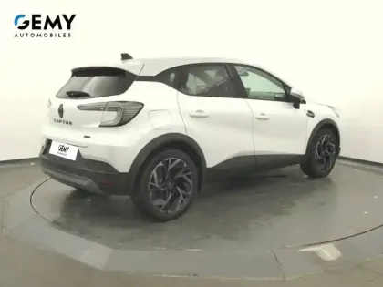 Photo 37 Renault Captur  E-Tech full hybrid 145 ch