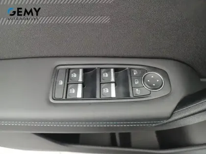 Photo 51 Renault Captur  E-Tech full hybrid 145 ch