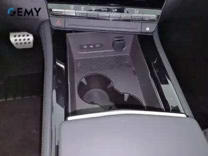 Photo 49 Renault Austral  E-Tech full hybrid 200 GSR2