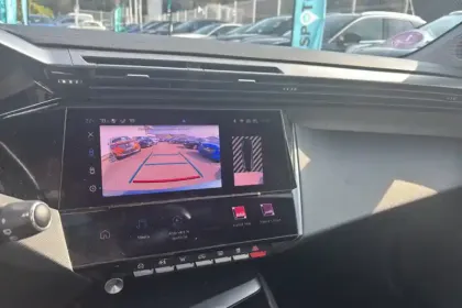 Photo 15 Peugeot 308  SW PureTech 130ch S&S EAT8