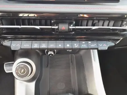 Photo 12 Alfa Romeo Tonale  1.5 Hybrid 160 ch VGT TCT7 Tributo Italiano