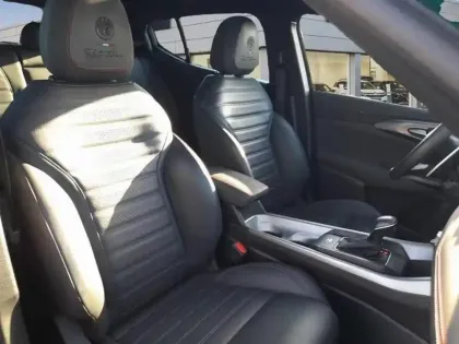 Photo 8 Alfa Romeo Tonale  1.5 Hybrid 160 ch VGT TCT7 Tributo Italiano