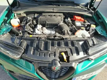Photo 6 Alfa Romeo Tonale  1.5 Hybrid 160 ch VGT TCT7 Tributo Italiano