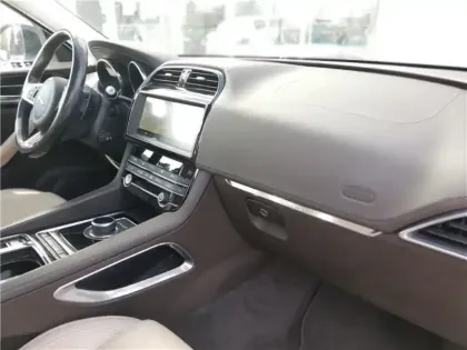 Photo 80 Jaguar F-Pace Gén. I Ph1 Evo Prestige 5