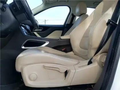 Photo 62 Jaguar F-Pace Gén. I Ph1 Evo Prestige 5