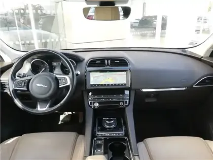 Photo 26 Jaguar F-Pace Gén. I Ph1 Evo Prestige 5