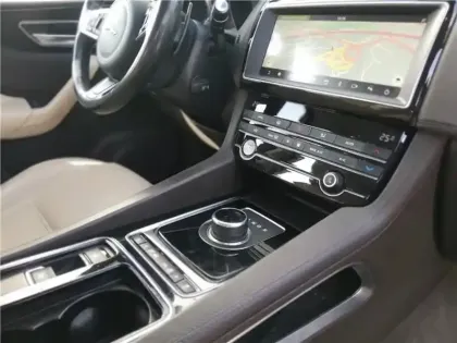 Photo 40 Jaguar F-Pace Gén. I Ph1 Evo Prestige 5