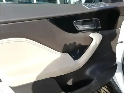 Photo 18 Jaguar F-Pace Gén. I Ph1 Evo Prestige 5