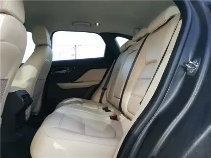 Photo 25 Jaguar F-Pace Gén. I Ph1 Evo Prestige 5