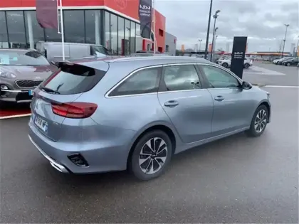 Photo 25 Kia Ceed SW 1.6 GDI HYBRIDE RECHARGEABLE 141CH DCT6