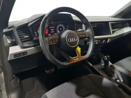 Photo 8 Audi A1 30 TFSI 110 ch S tronic 7 S line