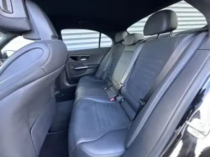 Photo 16 Mercedes Classe C  300 e Hybrid EQ Berli