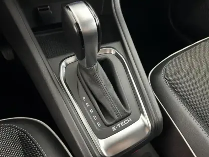 Photo 20 Renault Captur E-Tech Plug-in 160 21 Intens 5p