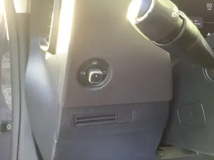 Photo 27 DS DS 4 BlueHDi 130 EAT8 Etoile - Cuir Nappa