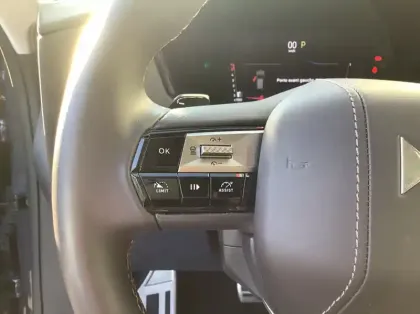 Photo 22 DS DS 4 BlueHDi 130 EAT8 Etoile - Cuir Nappa