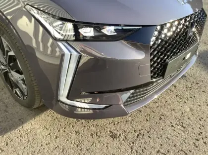 Photo 26 DS DS 4 BlueHDi 130 EAT8 Etoile - Cuir Nappa