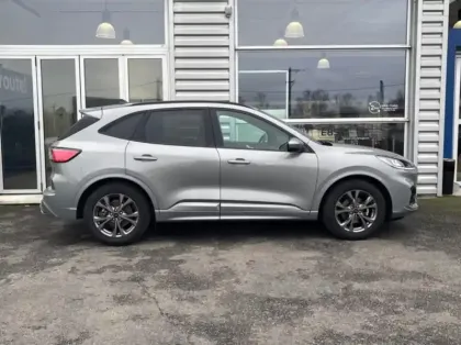 Photo 20 Ford Kuga 2.5 Duratec 190ch FHEV E85 ST-Line BVA