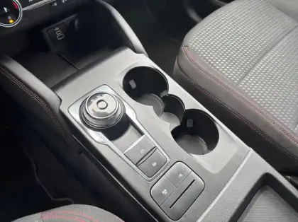 Photo 7 Ford Kuga 2.5 Duratec 190ch FHEV E85 ST-Line BVA