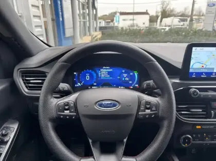 Photo 6 Ford Kuga 2.5 Duratec 190ch FHEV E85 ST-Line BVA