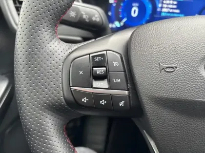 Photo 15 Ford Kuga 2.5 Duratec 190ch FHEV E85 ST-Line BVA