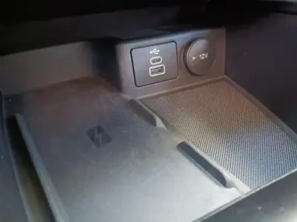 Photo 8 Ford Kuga 2.5 Duratec 180ch Hybrid FlexiFuel Titanium Business Powershift