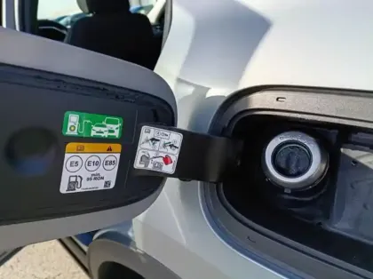 Photo 18 Ford Kuga 2.5 Duratec 180ch Hybrid FlexiFuel Titanium Business Powershift