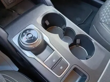 Photo 6 Ford Kuga 2.5 Duratec 180ch Hybrid FlexiFuel Titanium Business Powershift