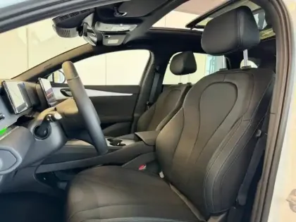 Photo 8 BYD Seal  6 Touring 1.5 DM-i 212ch Comfort Lite