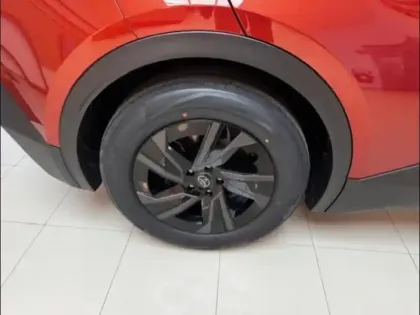 Photo 5 Toyota C-HR + 224ch 77kWh Design Grande Autonomie