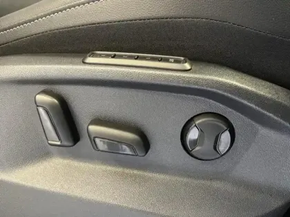 Photo 10 Volkswagen Tiguan  2.0 TDI 200ch R-Line Exclusive 4Motion DSG7