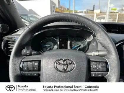 Photo 12 Toyota Hilux  2.8 D-4D 204ch X-Tra Cabine Invincible 4WD MY25