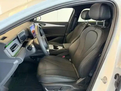 Photo 7 BYD Seal  6 Touring 1.5 DM-i 212ch Comfort