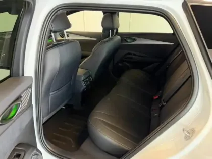 Photo 10 BYD Seal  6 Touring 1.5 DM-i 212ch Comfort