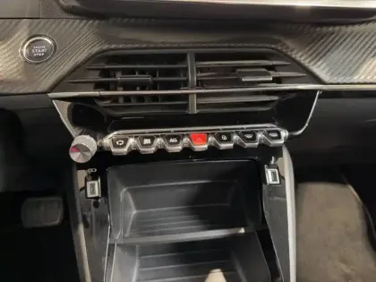 Photo 13 Peugeot 208  e- 136 Style / Carplay / SOH 86% / LOA
