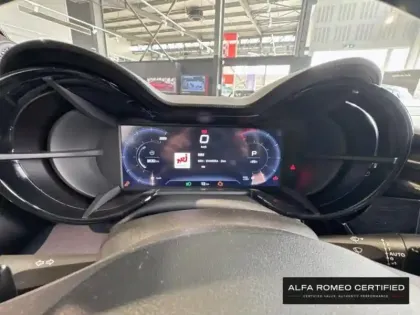 Photo 13 Alfa Romeo Junior  1.2 Ibrida 145ch e-DCT6